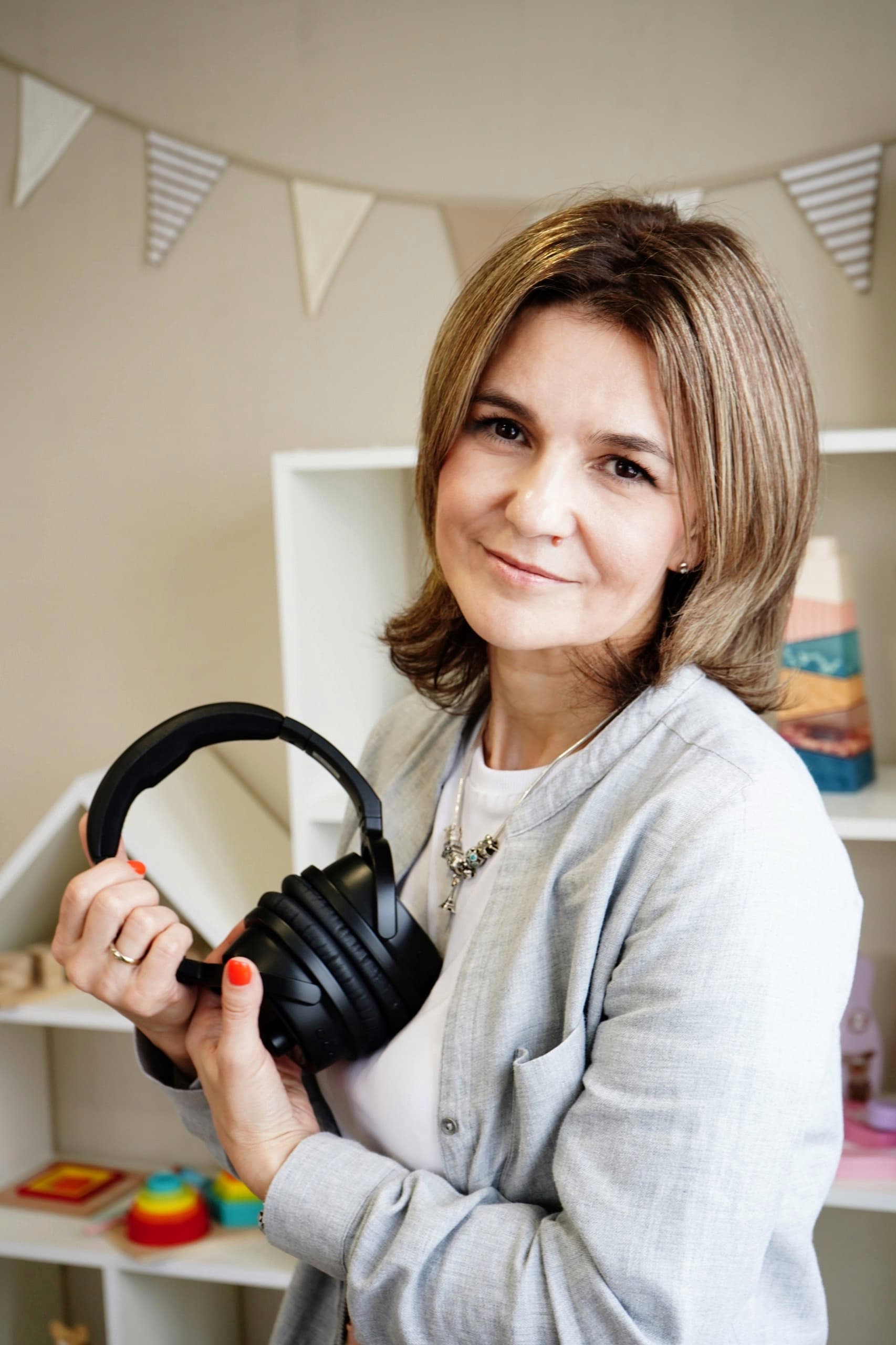 Светикова Оксана Анатольевна — логопед-дефектолог, специалист Томатис